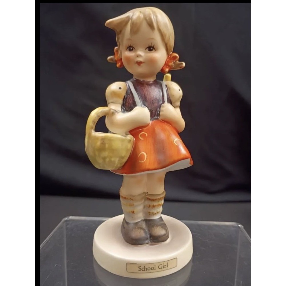 Hummel Goebel School Girl Figurine 81/0 Vintage W Backpack Basket 1981 Germany